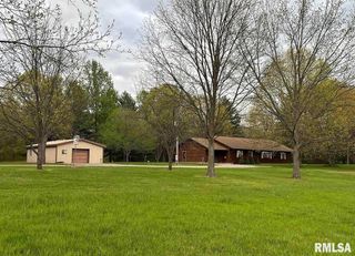 2705 Cobden School Road, Cobden, IL 62920