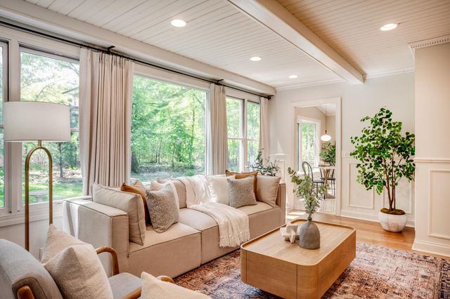 15319 Lake Street Extension, Minnetonka, MN 55345