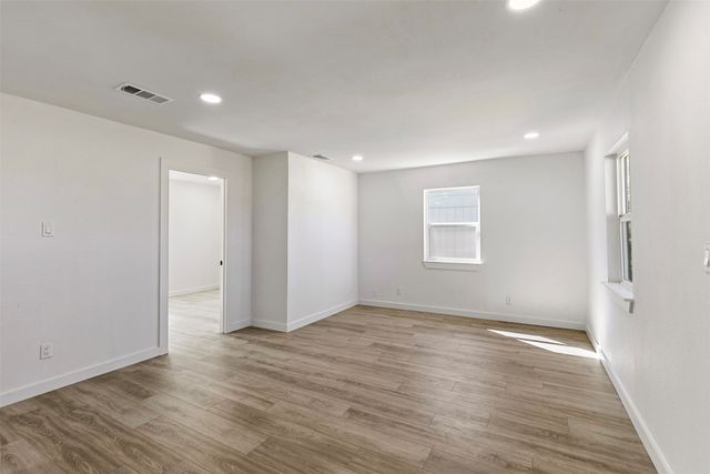 912 Wilkinson Drive, Mesquite, TX 75149