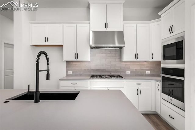 9256 Wolf Valley Drive, Colorado Springs, CO 80924