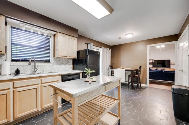 3 Hawthorne, Conway, AR 72034