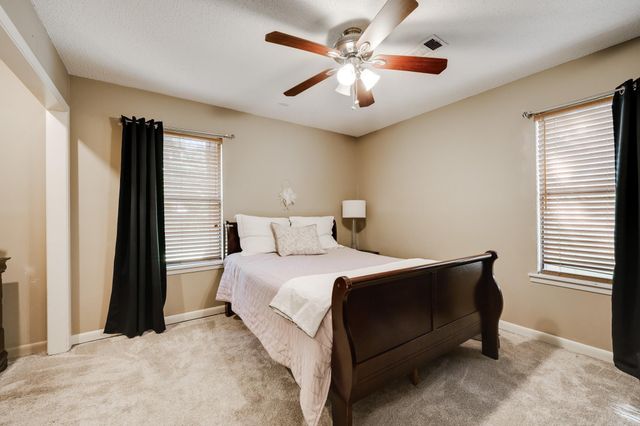 3 Hawthorne, Conway, AR 72034