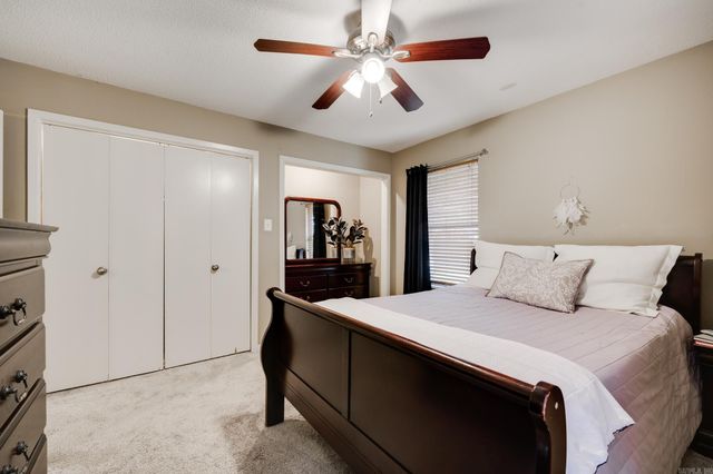 3 Hawthorne, Conway, AR 72034