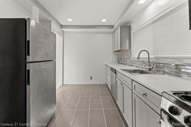 15805 Lindsay Street, Detroit, MI 48227