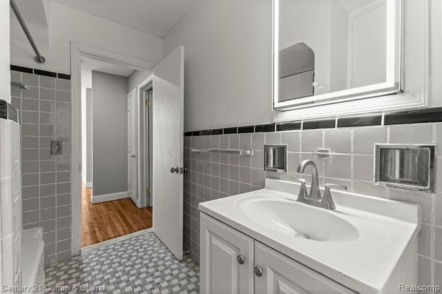 15805 Lindsay Street, Detroit, MI 48227