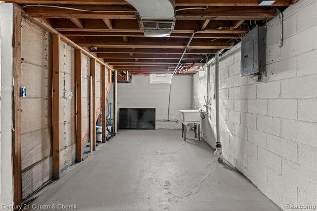 15805 Lindsay Street, Detroit, MI 48227