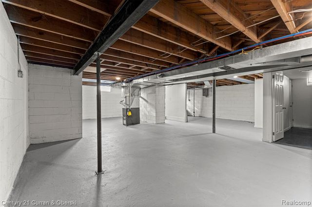 15805 Lindsay Street, Detroit, MI 48227