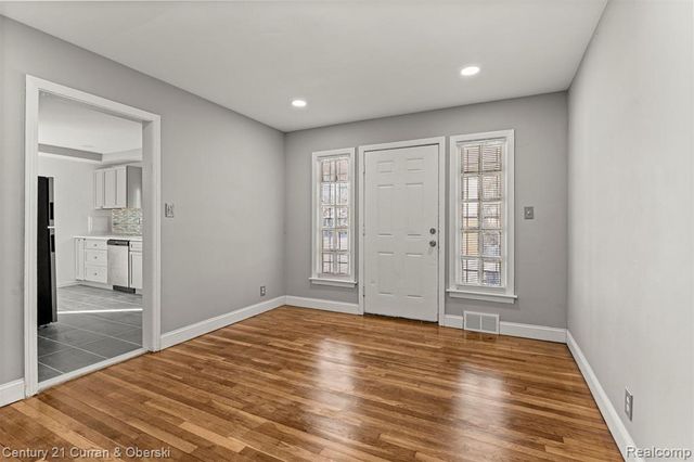 15805 Lindsay Street, Detroit, MI 48227