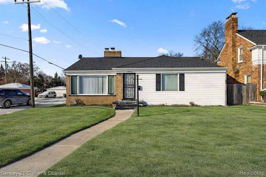 15805 Lindsay Street, Detroit, MI 48227