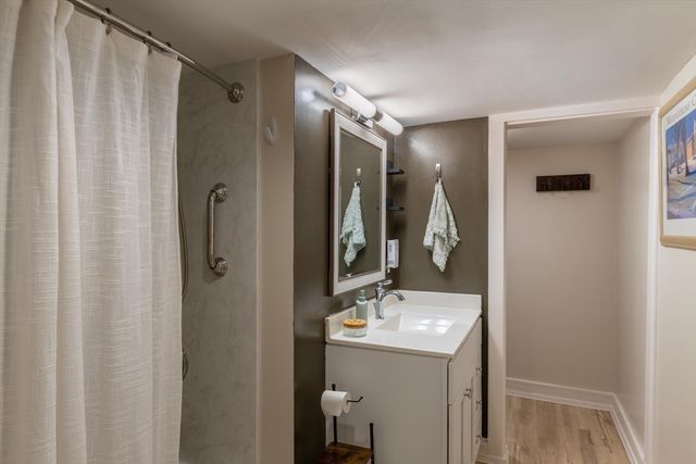 61 Crescent St 7, Northampton, MA 01060