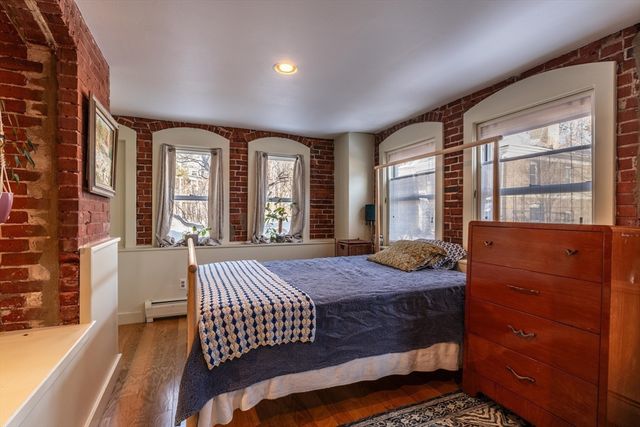 61 Crescent St 7, Northampton, MA 01060