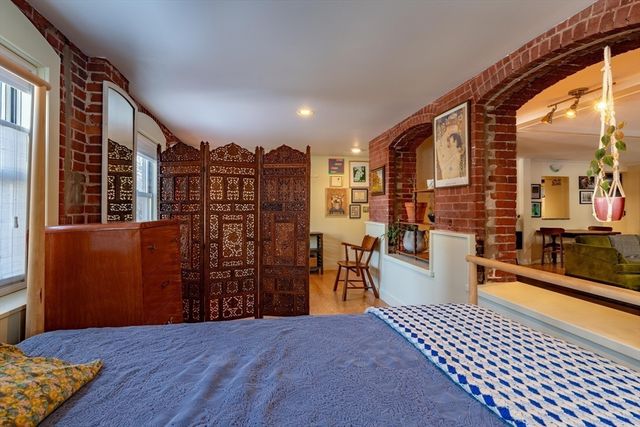 61 Crescent St 7, Northampton, MA 01060