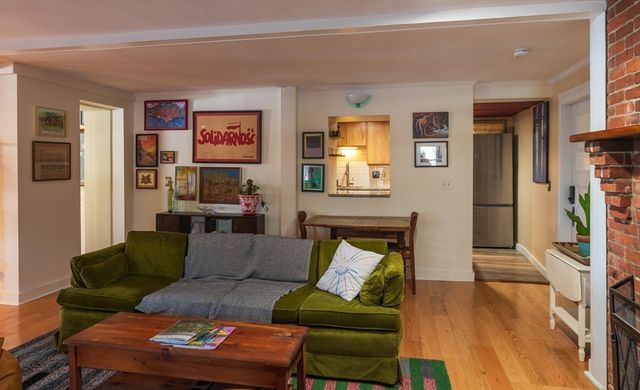 61 Crescent St 7, Northampton, MA 01060