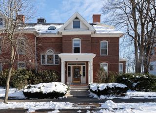 61 Crescent St 7, Northampton, MA 01060