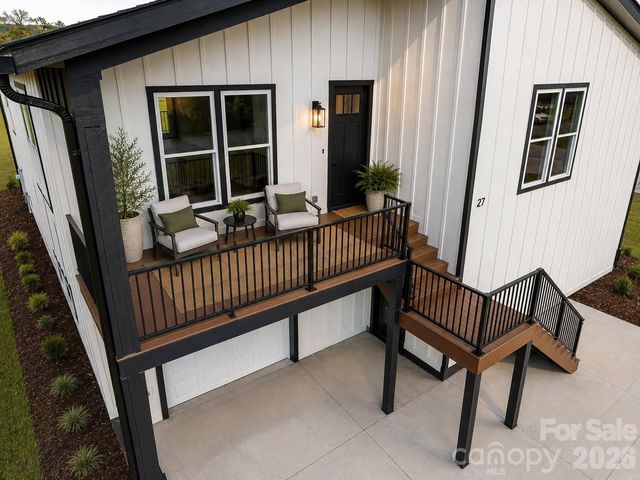 27 Klimovych Road, Hendersonville, NC 28792
