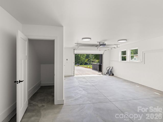 27 Klimovych Road, Hendersonville, NC 28792