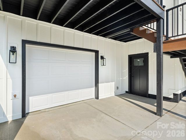 27 Klimovych Road, Hendersonville, NC 28792