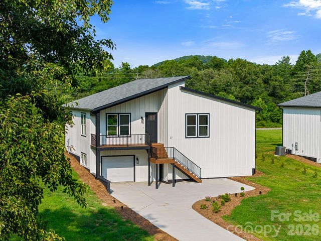 27 Klimovych Road, Hendersonville, NC 28792
