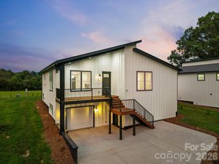 27 Klimovych Road, Hendersonville, NC 28792