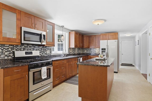 7 Westview Road, Brookline, NH 03033