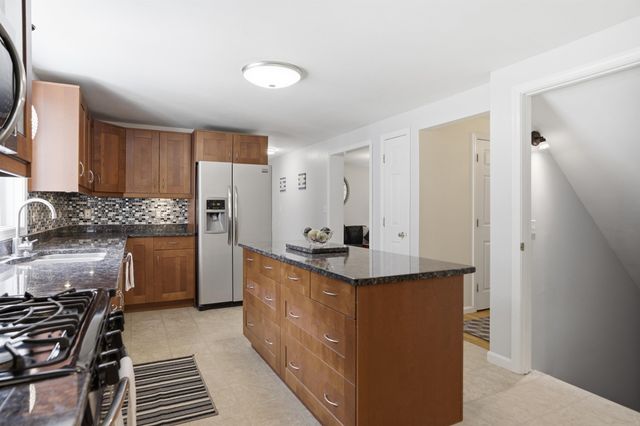 7 Westview Road, Brookline, NH 03033