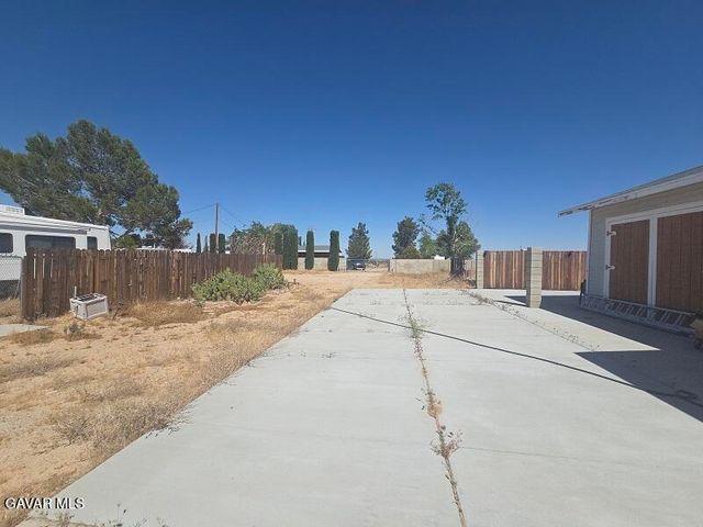 900 Fristad Street, Mojave, CA 93501