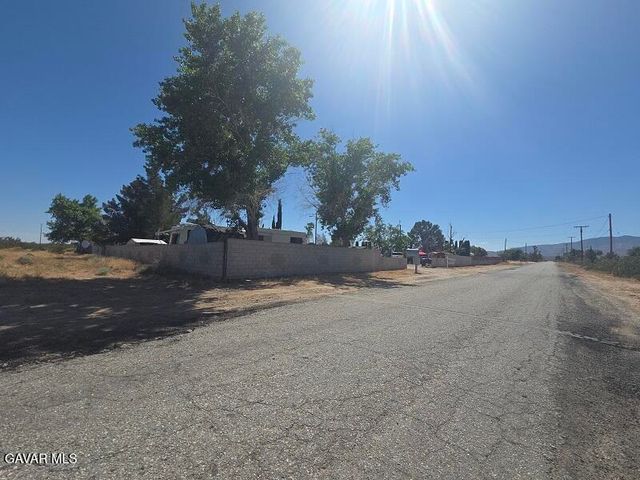 900 Fristad Street, Mojave, CA 93501