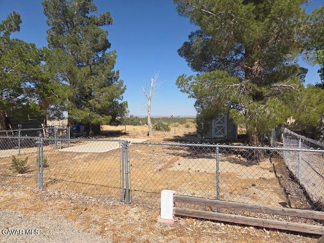 900 Fristad Street, Mojave, CA 93501