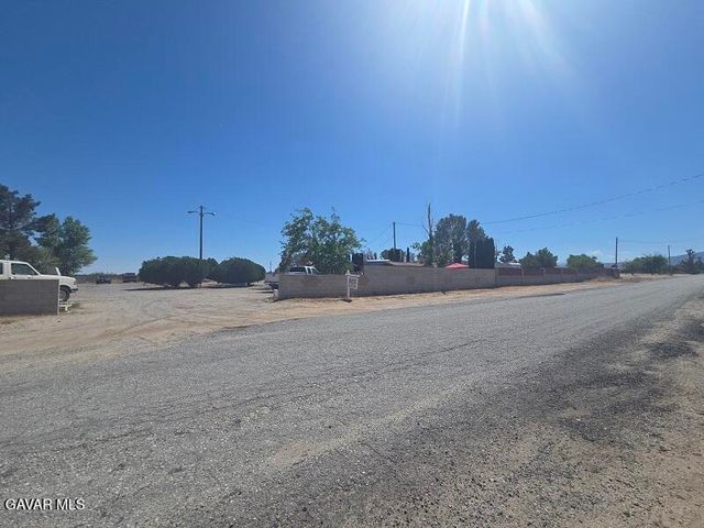 900 Fristad Street, Mojave, CA 93501