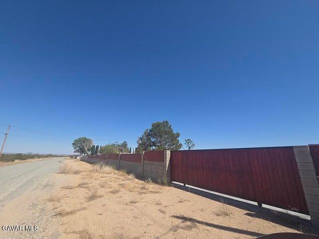 900 Fristad Street, Mojave, CA 93501