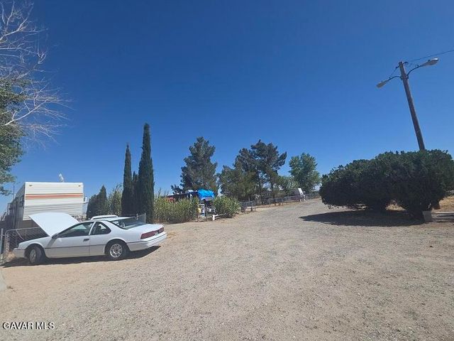 900 Fristad Street, Mojave, CA 93501