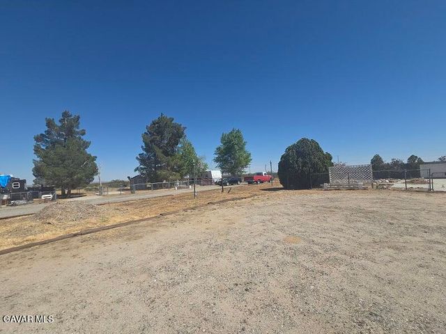 900 Fristad Street, Mojave, CA 93501