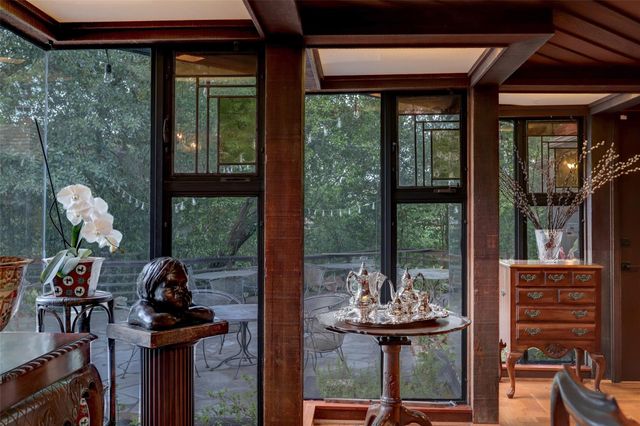 8 Tiel Way, Houston, TX 77019