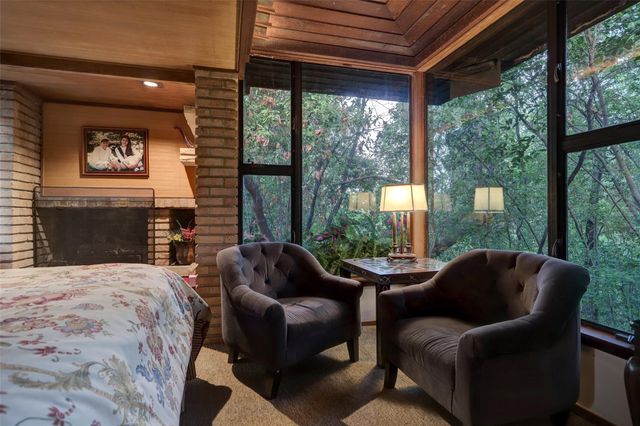 8 Tiel Way, Houston, TX 77019