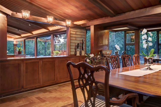 8 Tiel Way, Houston, TX 77019