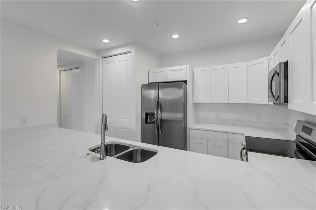 Image 10 of property listing at 1803 Samantha Gayle WAY 208, Cape Coral, FL 33914
