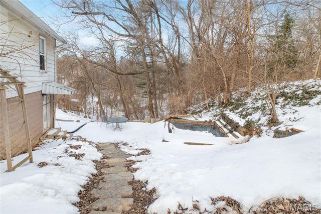 2300 Agnes Street, Alton, IL 62002