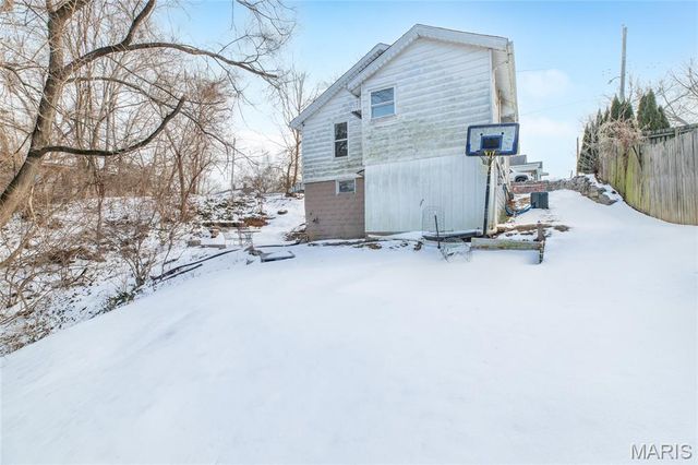 2300 Agnes Street, Alton, IL 62002