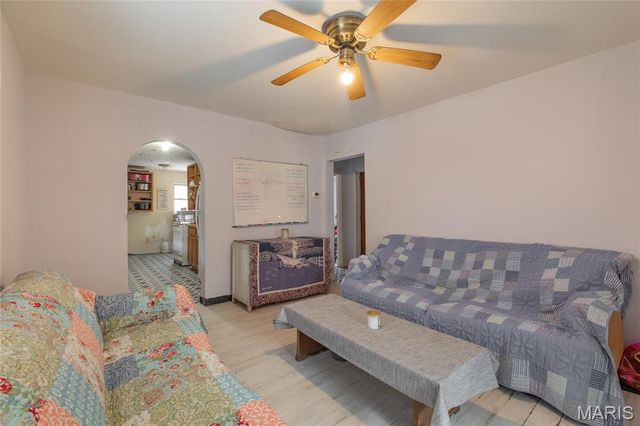 2300 Agnes Street, Alton, IL 62002