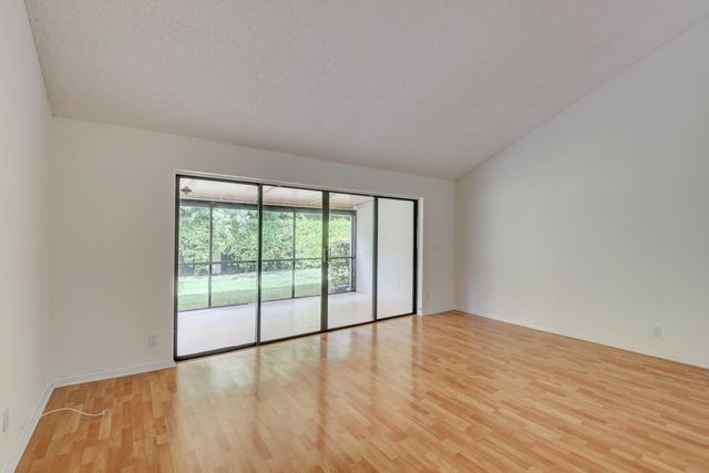 8644 Eagle Run Drive 18, Boca Raton, FL 33434