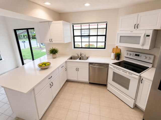 8644 Eagle Run Drive 18, Boca Raton, FL 33434