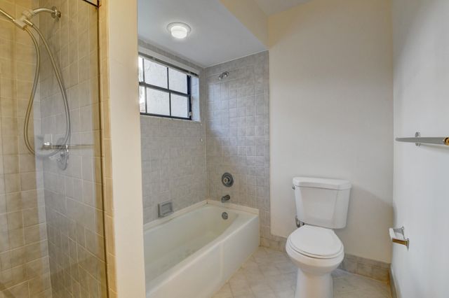 8644 Eagle Run Drive 18, Boca Raton, FL 33434