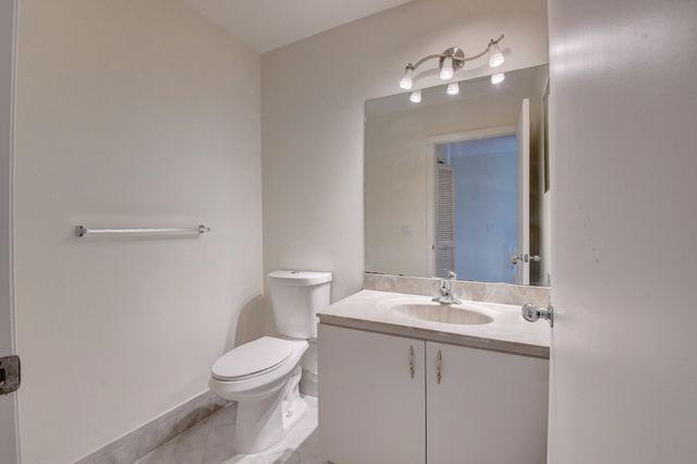 8644 Eagle Run Drive 18, Boca Raton, FL 33434