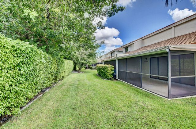 8644 Eagle Run Drive 18, Boca Raton, FL 33434