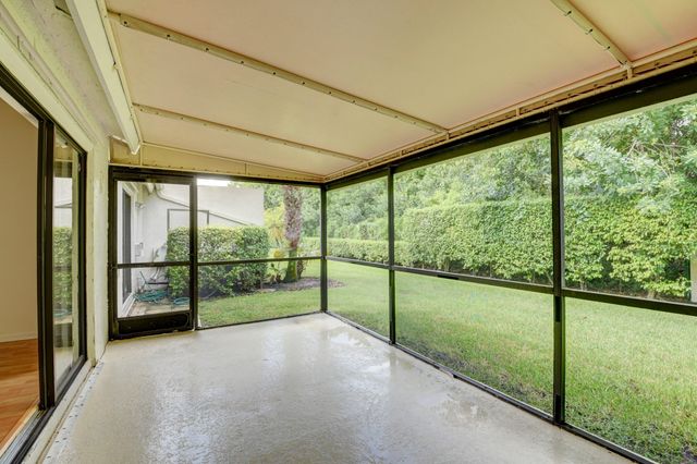 8644 Eagle Run Drive 18, Boca Raton, FL 33434