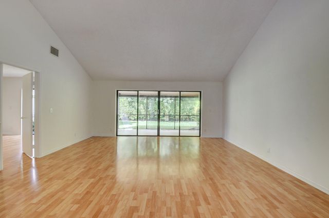 8644 Eagle Run Drive 18, Boca Raton, FL 33434