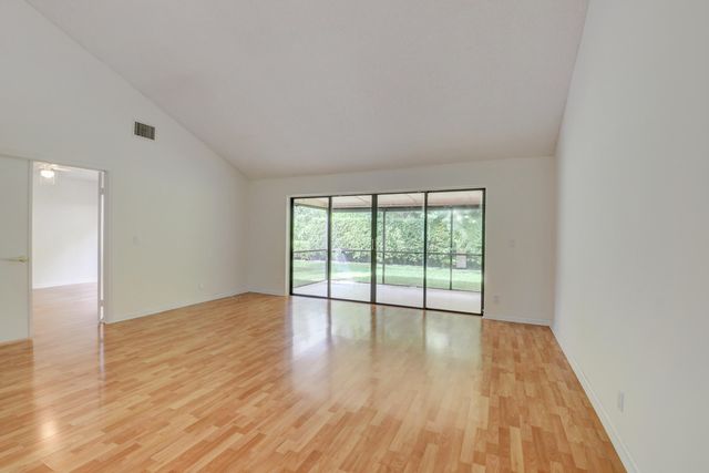 8644 Eagle Run Drive 18, Boca Raton, FL 33434