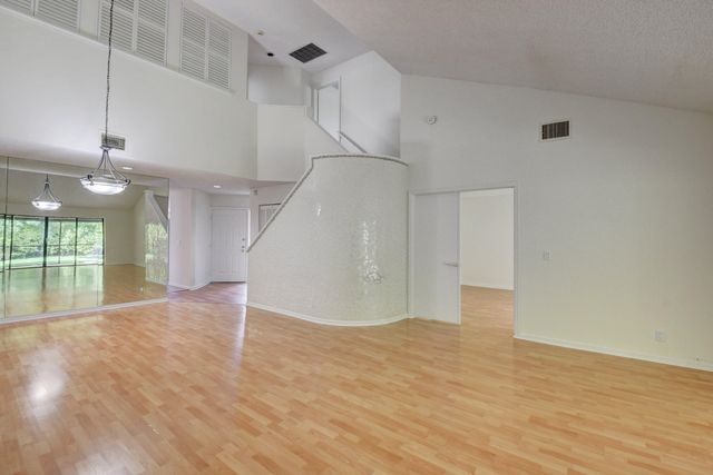 8644 Eagle Run Drive 18, Boca Raton, FL 33434