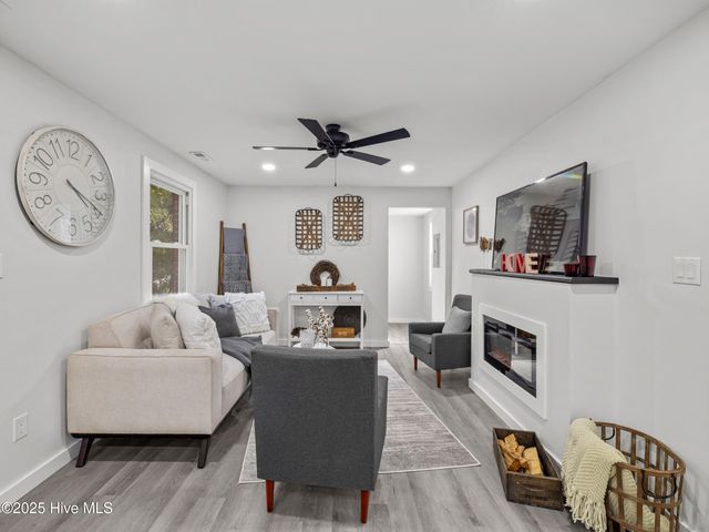 6 Glendale Road, Jacksonville, NC 28540