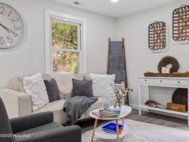 6 Glendale Road, Jacksonville, NC 28540